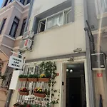 Taksim Life House *