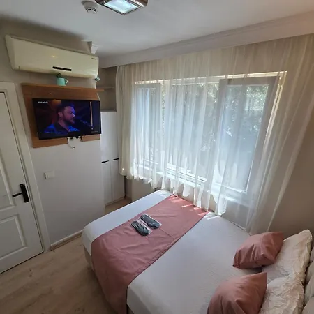 Taksim Life House *